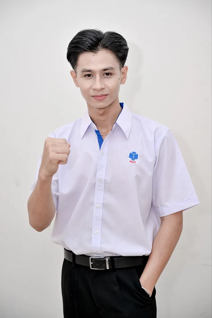 Choáng ngợp trước profile các “chiến binh khủng long” của Top 3 Đại học Công thương TP Hồ Chí Minh - Ảnh 5. Choáng ngợp trước profile các “chiến binh khủng long” của Top 3 Đại học Công thương TP Hồ Chí Minh - Ảnh 5.