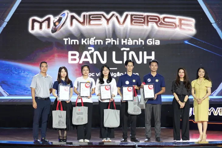 Thí sinh Vũ trụ Đồng tiền từng là một trong 4 đại diện Việt Nam tham gia hội thảo của nước Áo - Ảnh 2. Thí sinh Vũ trụ Đồng tiền từng là một trong 4 đại diện Việt Nam tham gia hội thảo của nước Áo - Ảnh 2.