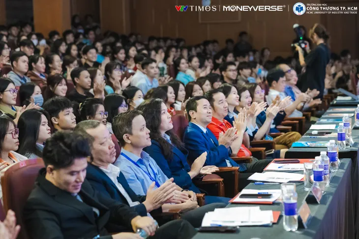 Choáng ngợp trước profile các “chiến binh khủng long” của Top 3 Đại học Công thương TP Hồ Chí Minh - Ảnh 1. Choáng ngợp trước profile các “chiến binh khủng long” của Top 3 Đại học Công thương TP Hồ Chí Minh - Ảnh 1.