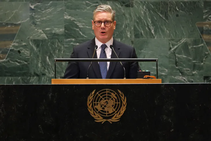 Thủ tướng Anh Starmer gặp ông Donald Trump để “thiết lập mối quan hệ” - Ảnh 1. Thủ tướng Anh Starmer gặp ông Donald Trump để “thiết lập mối quan hệ” - Ảnh 1.