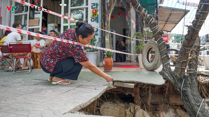 Hố sụt sâu gây mất an toàn giao thông tại thành phố Tuyên Quang - Ảnh 8.