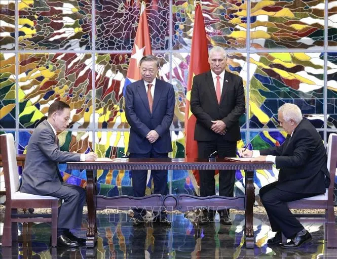 Tổng Bí thư, Chủ tịch nước Tô Lâm hội đàm với Bí thư thứ nhất, Chủ tịch Cuba Miguel Díaz-Canel Bermudez - Ảnh 4. Tổng Bí thư, Chủ tịch nước Tô Lâm hội đàm với Bí thư thứ nhất, Chủ tịch Cuba Miguel Díaz-Canel Bermudez - Ảnh 4.