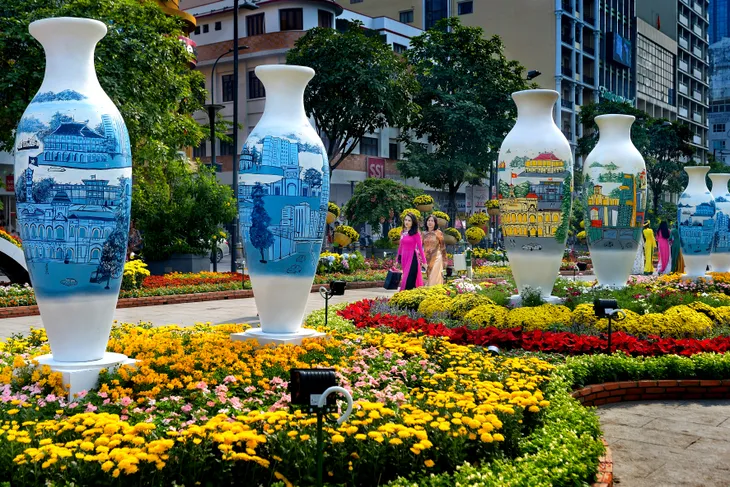 TP Hồ Chí Minh triển khai kế hoạch tổ chức Đường hoa Nguyễn Huệ Tết Ất Tỵ - Ảnh 1. TP Hồ Chí Minh triển khai kế hoạch tổ chức Đường hoa Nguyễn Huệ Tết Ất Tỵ - Ảnh 1.