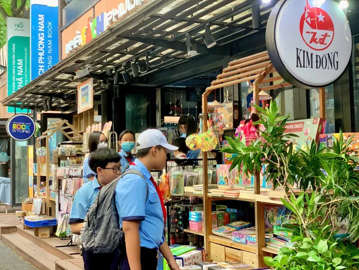 TP Hồ Chí Minh sắp có thêm nhiều đường sách, không gian sách mới - Ảnh 1. TP Hồ Chí Minh sắp có thêm nhiều đường sách, không gian sách mới - Ảnh 1.