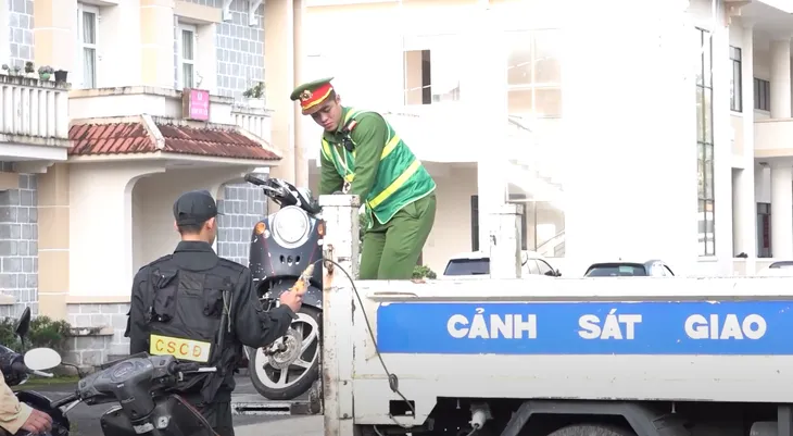 Lâm Đồng: Quyết liệt xử lý tình trạng học sinh đi xe máy phân khối lớn - Ảnh 1. Lâm Đồng: Quyết liệt xử lý tình trạng học sinh đi xe máy phân khối lớn - Ảnh 1.