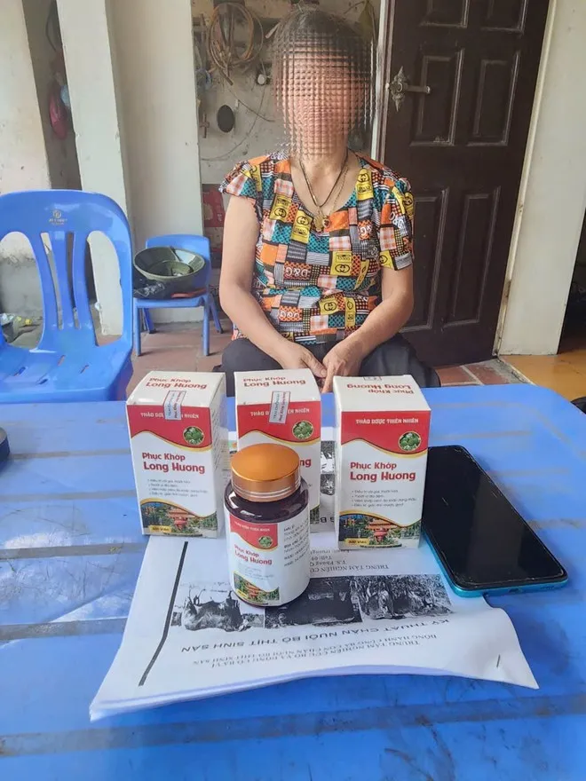 Ổ nhóm giả danh nhà tu hành bán thuốc tự chế chữa bệnh xương khớp - Ảnh 1. Ổ nhóm giả danh nhà tu hành bán thuốc tự chế chữa bệnh xương khớp - Ảnh 1.