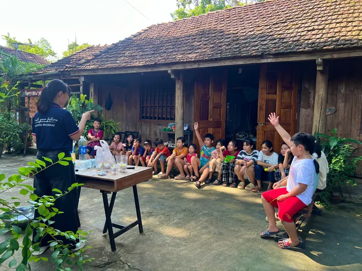 Ngày hội Workshop hướng đến lối sống bền vững cho trẻ em địa phương - Ảnh 2. Ngày hội Workshop hướng đến lối sống bền vững cho trẻ em địa phương - Ảnh 2.