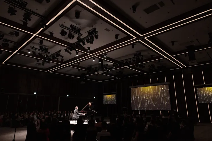 Nghệ sĩ piano Steve Barakatt đưa âm nhạc thế giới đến Hà Nội với A Harmony Across Cultures - Ảnh 2. Nghệ sĩ piano Steve Barakatt đưa âm nhạc thế giới đến Hà Nội với A Harmony Across Cultures - Ảnh 2.