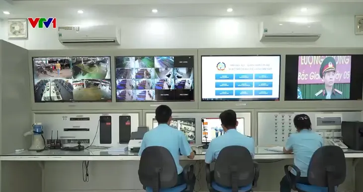 Kỹ sư tên lửa phát huy sáng kiến công nghệ - Ảnh 1. Kỹ sư tên lửa phát huy sáng kiến công nghệ - Ảnh 1.