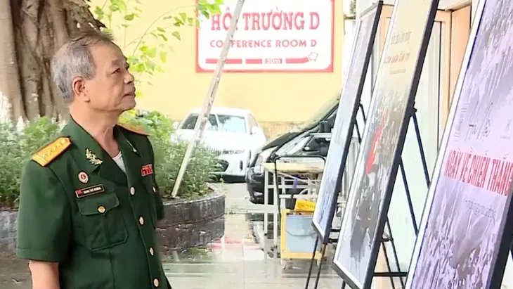 Triển lãm 3D “Hỡi đồng bào Thủ đô” tái hiện Ngày Giải phóng Thủ đô - Ảnh 1. Triển lãm 3D “Hỡi đồng bào Thủ đô” tái hiện Ngày Giải phóng Thủ đô - Ảnh 1.