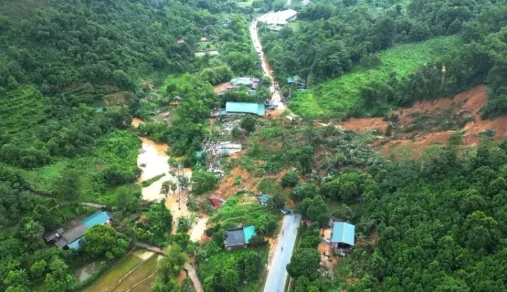 Hà Giang nỗ lực khắc phục sạt lở, thông tuyến Quốc lộ 2 - Ảnh 1. Hà Giang nỗ lực khắc phục sạt lở, thông tuyến Quốc lộ 2 - Ảnh 1.