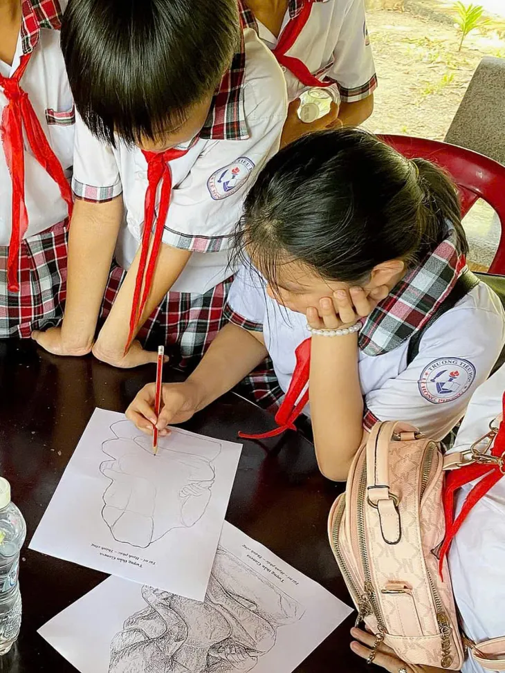 Giáo dục học sinh qua trải nghiệm ở Di tích khảo cổ Cát Tiên - Ảnh 6. Giáo dục học sinh qua trải nghiệm ở Di tích khảo cổ Cát Tiên - Ảnh 6.