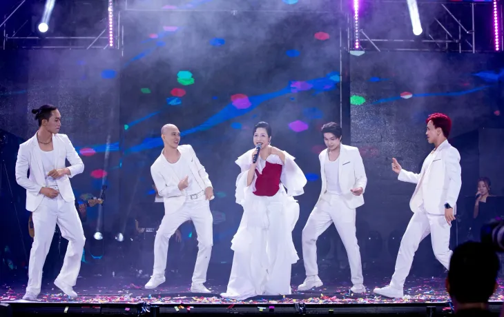 Chị đẹp Mỹ Linh khuấy động đêm nhạc đông nhất của Trẻ Concert - Ảnh 1. Chị đẹp Mỹ Linh khuấy động đêm nhạc đông nhất của Trẻ Concert - Ảnh 1.