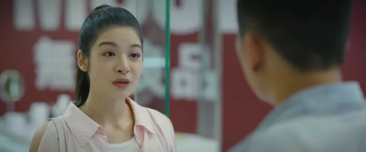 Hoa sữa về trong gió - Tập 25: Trang đụng độ anh quản lý từng gây gổ - Ảnh 1. Hoa sữa về trong gió - Tập 25: Trang đụng độ anh quản lý từng gây gổ - Ảnh 1.