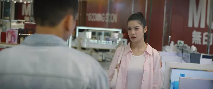 Hoa sữa về trong gió - Tập 25: Trang đụng độ anh quản lý từng gây gổ - Ảnh 3. Hoa sữa về trong gió - Tập 25: Trang đụng độ anh quản lý từng gây gổ - Ảnh 3.