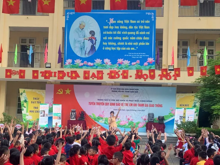 Nâng cao chất lượng bảo vệ an toàn cho trẻ em khi tham gia giao thông - Ảnh 1. Nâng cao chất lượng bảo vệ an toàn cho trẻ em khi tham gia giao thông - Ảnh 1.