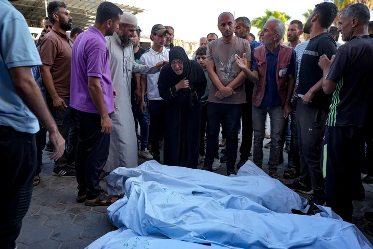 Israel không kích và tấn công trên bộ khiến ít nhất 51 tử vong ở Gaza - Ảnh 1.
