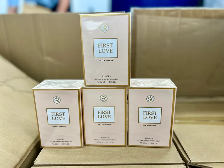 Thu giữ hơn 10.000 chai nước hoa không rõ nguồn gốc bán trên kênh Tiktok Phan Thủy Tiên - Ảnh 4. Thu giữ hơn 10.000 chai nước hoa không rõ nguồn gốc bán trên kênh Tiktok Phan Thủy Tiên - Ảnh 4.