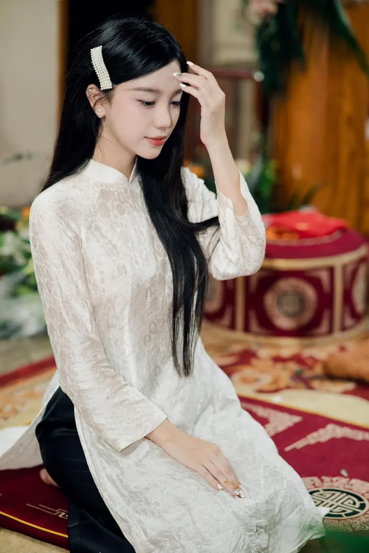 Nhan sắc cô chủ shop được đẩy thuyền với Chải trong Đi giữa trời rực rỡ - Ảnh 5. Nhan sắc cô chủ shop được đẩy thuyền với Chải trong Đi giữa trời rực rỡ - Ảnh 5.