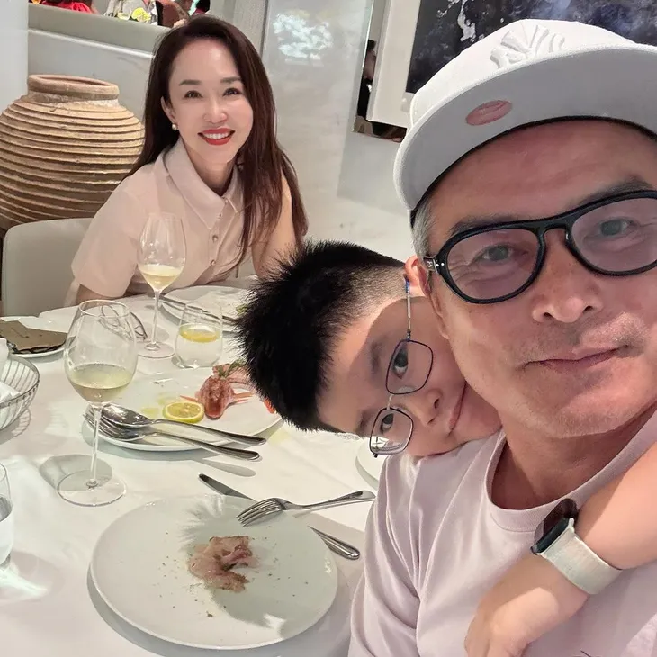 Phạm Văn Phương bỏ lỡ lễ trao giải vì chăm con đi thi - Ảnh 2. Phạm Văn Phương bỏ lỡ lễ trao giải vì chăm con đi thi - Ảnh 2.