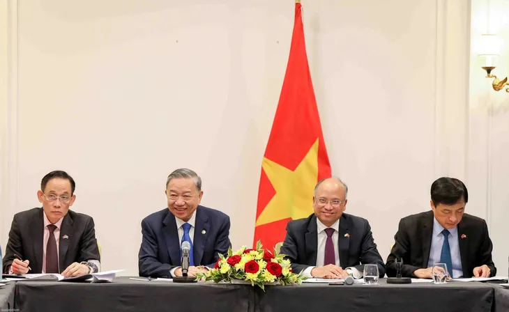 Tổng Bí thư, Chủ tịch nước Tô Lâm gặp đại diện trí thức kiều bào thuộc cộng đồng Pháp ngữ - Ảnh 1. Tổng Bí thư, Chủ tịch nước Tô Lâm gặp đại diện trí thức kiều bào thuộc cộng đồng Pháp ngữ - Ảnh 1.