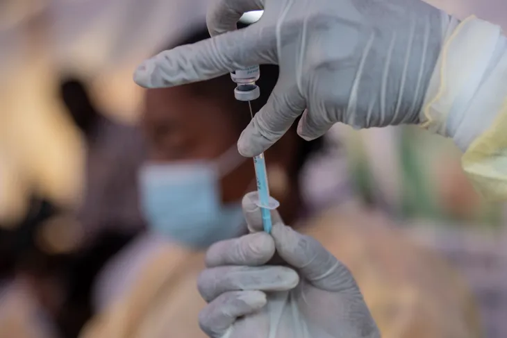 Congo tiến hành chiến dịch tiêm vaccine đậu mùa khỉ đầu tiên - Ảnh 1. Congo tiến hành chiến dịch tiêm vaccine đậu mùa khỉ đầu tiên - Ảnh 1.