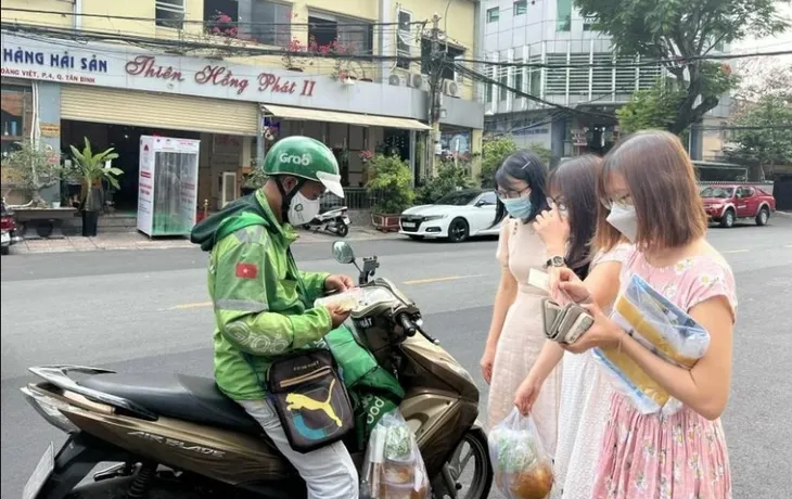 Cảnh giác thủ đoạn giả shipper lừa đảo, hack tài khoản người mua hàng - Ảnh 1. Cảnh giác thủ đoạn giả shipper lừa đảo, hack tài khoản người mua hàng - Ảnh 1.