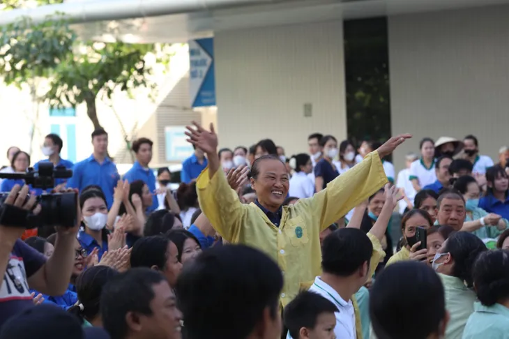 Mang âm nhạc tới bệnh viện: Liều thuốc tinh thần ý nghĩa với người bệnh - Ảnh 7. Mang âm nhạc tới bệnh viện: Liều thuốc tinh thần ý nghĩa với người bệnh - Ảnh 7.