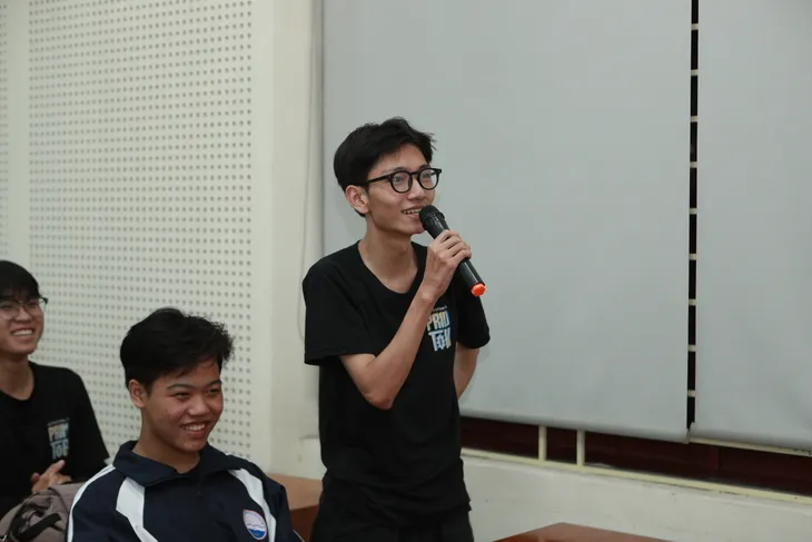 BTV Hạnh Phúc, nhà báo Trường Sơn giao lưu với sinh viên Báo chí qua workshop “Zoom In khám phá, Zoom Out sáng tạo” - Ảnh 3.