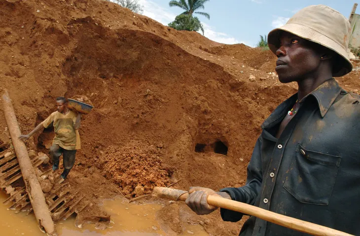 Bùng nổ khai thác vàng trái phép ở Ghana - Ảnh 1. Bùng nổ khai thác vàng trái phép ở Ghana - Ảnh 1.