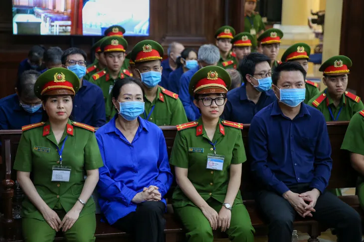 Nhiều bị cáo hối hận vì đã giúp sức cho Trương Mỹ Lan phạm tội - Ảnh 1. Nhiều bị cáo hối hận vì đã giúp sức cho Trương Mỹ Lan phạm tội - Ảnh 1.
