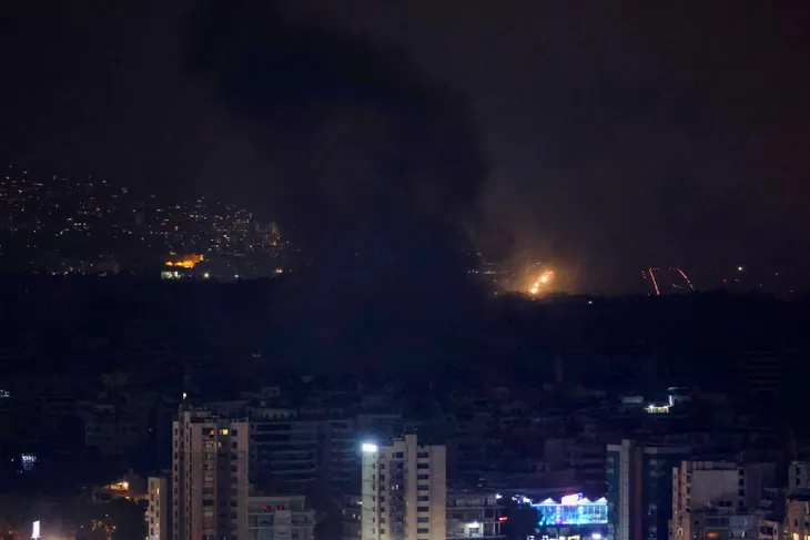 Israel tấn công vào thành trì của Hezbollah - Ảnh 1. Israel tấn công vào thành trì của Hezbollah - Ảnh 1.