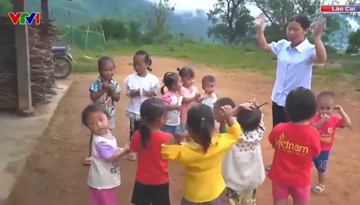 Lớp học đặc biệt ở vùng cao Lào Cai - Ảnh 1. Lớp học đặc biệt ở vùng cao Lào Cai - Ảnh 1.