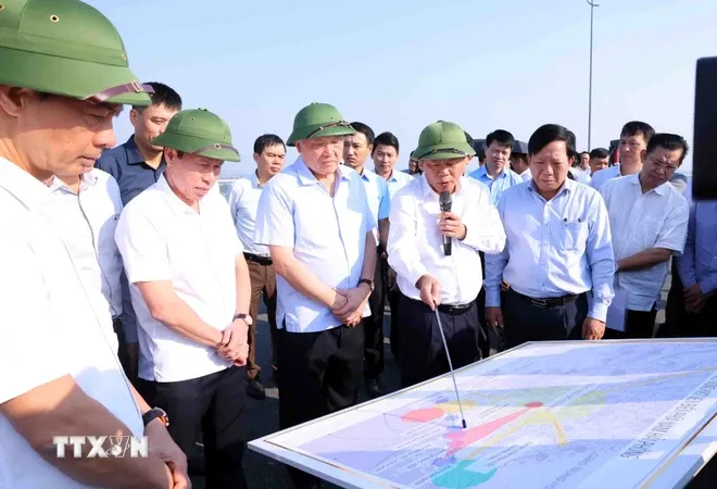 Phó Thủ tướng Thường trực: Hải Phòng, Quảng Ninh tiếp tục tập trung cho các nhiệm vụ trọng tâm - Ảnh 2. Phó Thủ tướng Thường trực: Hải Phòng, Quảng Ninh tiếp tục tập trung cho các nhiệm vụ trọng tâm - Ảnh 2.