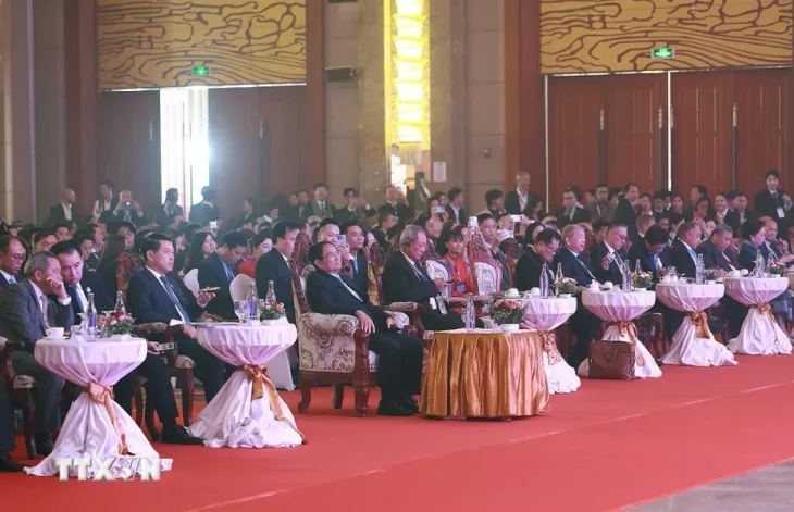 Thủ tướng Phạm Minh Chính phát biểu tại Hội nghị Thượng đỉnh Kinh doanh và Đầu tư ASEAN - Ảnh 2. Thủ tướng Phạm Minh Chính phát biểu tại Hội nghị Thượng đỉnh Kinh doanh và Đầu tư ASEAN - Ảnh 2.