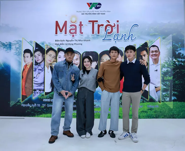 Đoàn phim “Mặt trời lạnh” công bố tạo hình nhân vật - Ảnh 4. Đoàn phim “Mặt trời lạnh” công bố tạo hình nhân vật - Ảnh 4.
