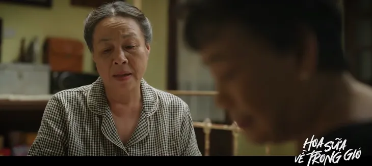 Hoa sữa về trong gió - Tập 29: Hiếu bàng hoàng biết tin vợ nghỉ việc - Ảnh 5. Hoa sữa về trong gió - Tập 29: Hiếu bàng hoàng biết tin vợ nghỉ việc - Ảnh 5.
