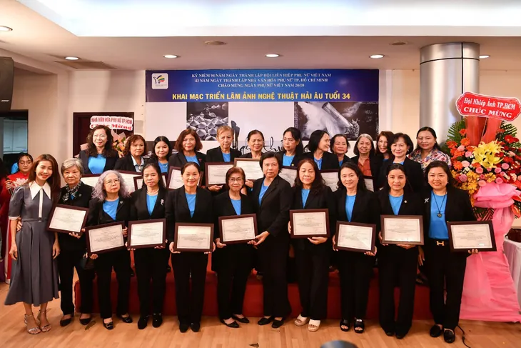 Nghề thủ công truyền thống dưới góc nhìn của các nhiếp ảnh gia nữ - Ảnh 5. Nghề thủ công truyền thống dưới góc nhìn của các nhiếp ảnh gia nữ - Ảnh 5.