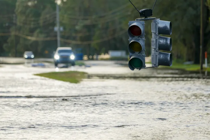 Siêu bão Milton tàn phá bang Florida (Mỹ), ít nhất 4 người chết - Ảnh 5.