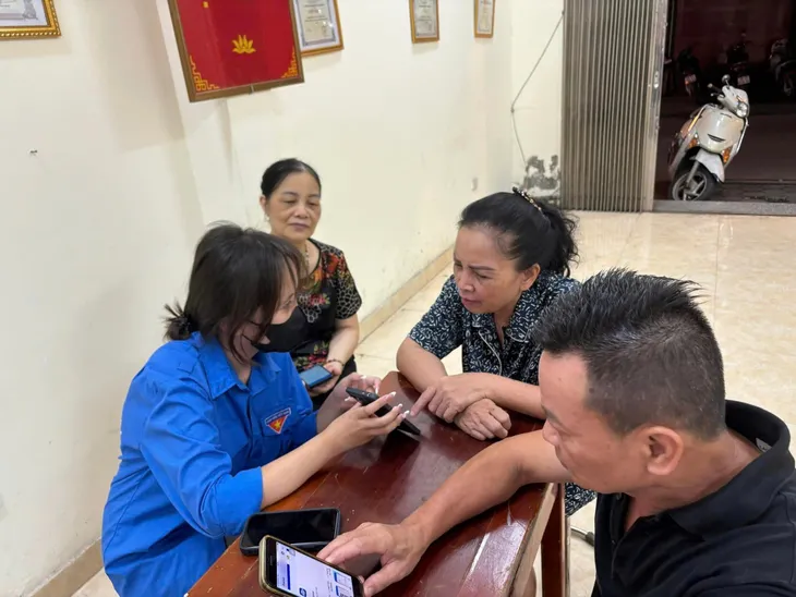 Thanh niên hưởng ứng Ngày Chuyển đổi số quốc gia - Ảnh 1. Thanh niên hưởng ứng Ngày Chuyển đổi số quốc gia - Ảnh 1.