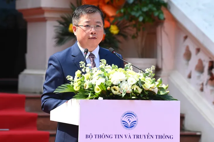 Triển lãm Sách chào mừng 70 năm Ngày Giải phóng Thủ đô - Ảnh 1.