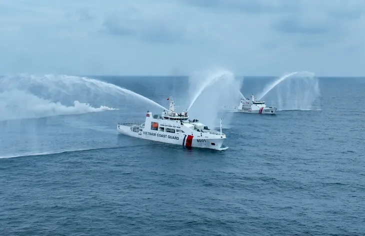 Cảnh sát biển Việt Nam - Indonesia luyện tập chung trên biển - Ảnh 1. Cảnh sát biển Việt Nam - Indonesia luyện tập chung trên biển - Ảnh 1.