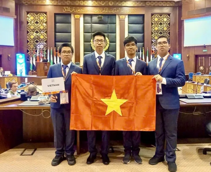 Học sinh Việt Nam giành 37 huy chương tại các kỳ thi Olympic khu vực, quốc tế năm 2024 - Ảnh 2. Học sinh Việt Nam giành 37 huy chương tại các kỳ thi Olympic khu vực, quốc tế năm 2024 - Ảnh 2.