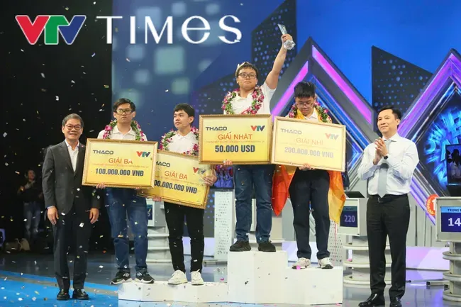 MC Sơn Lâm được tiếng mát tay, 2 năm liên tiếp dẫn điểm cầu vô địch - Ảnh 1. MC Sơn Lâm được tiếng mát tay, 2 năm liên tiếp dẫn điểm cầu vô địch - Ảnh 1.