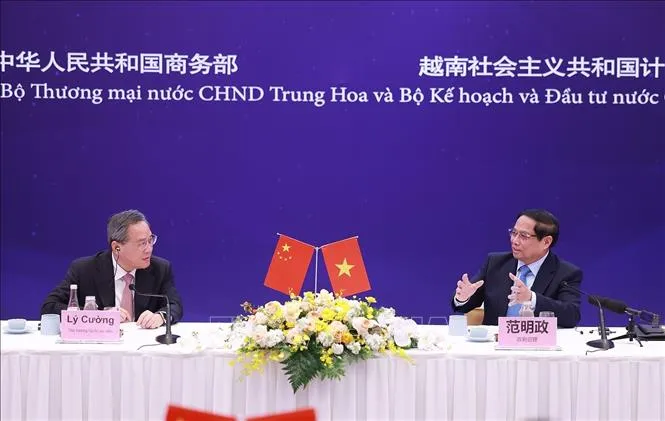 Thủ tướng Phạm Minh Chính và Thủ tướng Lý Cường dự tọa đàm doanh nghiệp Việt Nam - Trung Quốc - Ảnh 1. Thủ tướng Phạm Minh Chính và Thủ tướng Lý Cường dự tọa đàm doanh nghiệp Việt Nam - Trung Quốc - Ảnh 1.