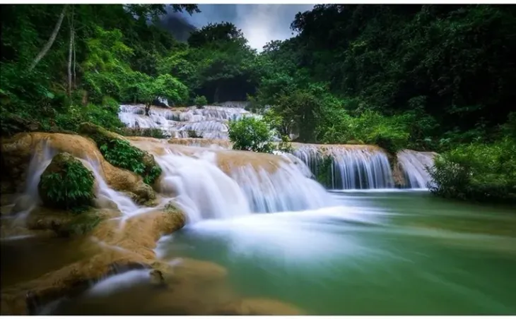 Vùng đất của những ngọn thác và hang động kì vĩ - Ảnh 1. Vùng đất của những ngọn thác và hang động kì vĩ - Ảnh 1.