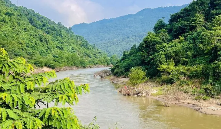 Tìm thấy thi thể học sinh lớp 8 bị nước cuốn trôi ở Nghệ An - Ảnh 1. Tìm thấy thi thể học sinh lớp 8 bị nước cuốn trôi ở Nghệ An - Ảnh 1.