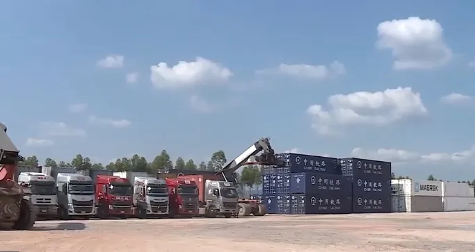 9 tháng, hàng hóa vận chuyển bằng đường sắt liên vận tăng 44% - Ảnh 1. 9 tháng, hàng hóa vận chuyển bằng đường sắt liên vận tăng 44% - Ảnh 1.