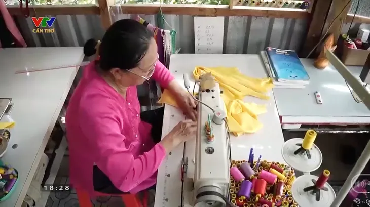 Thêm yêu chiếc áo bà ba truyền thống - Ảnh 1. Thêm yêu chiếc áo bà ba truyền thống - Ảnh 1.