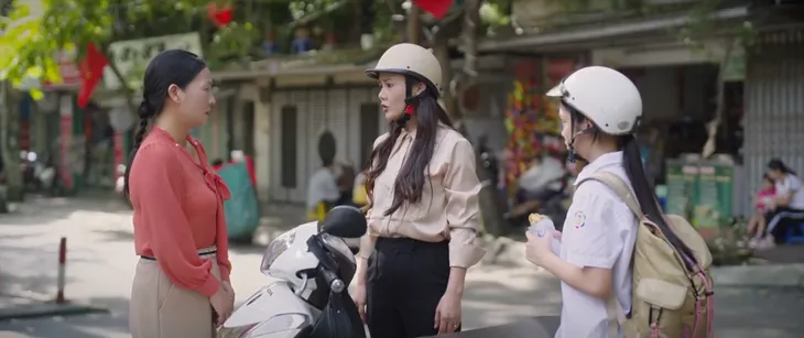 Hoa sữa về trong gió: Thuận hằn học vì mẹ thiên vị chị dâu - Ảnh 4. Hoa sữa về trong gió: Thuận hằn học vì mẹ thiên vị chị dâu - Ảnh 4.